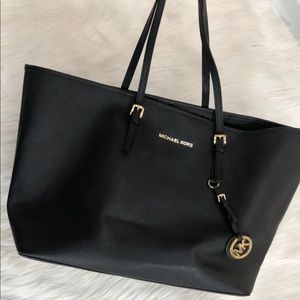 Michael Kors Jet Set Tote